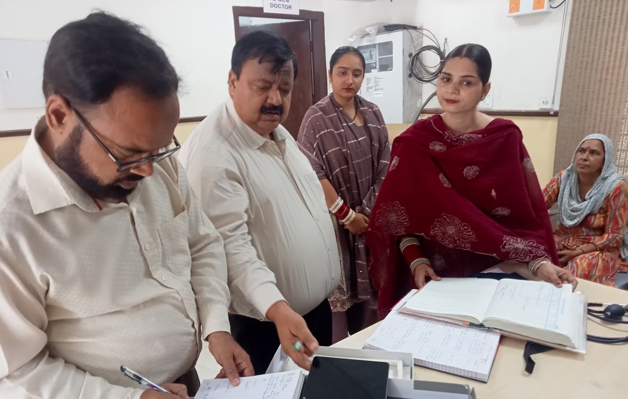 Civil Surgeon Hoshiarpur visits various Aam Aadmi Clinics.